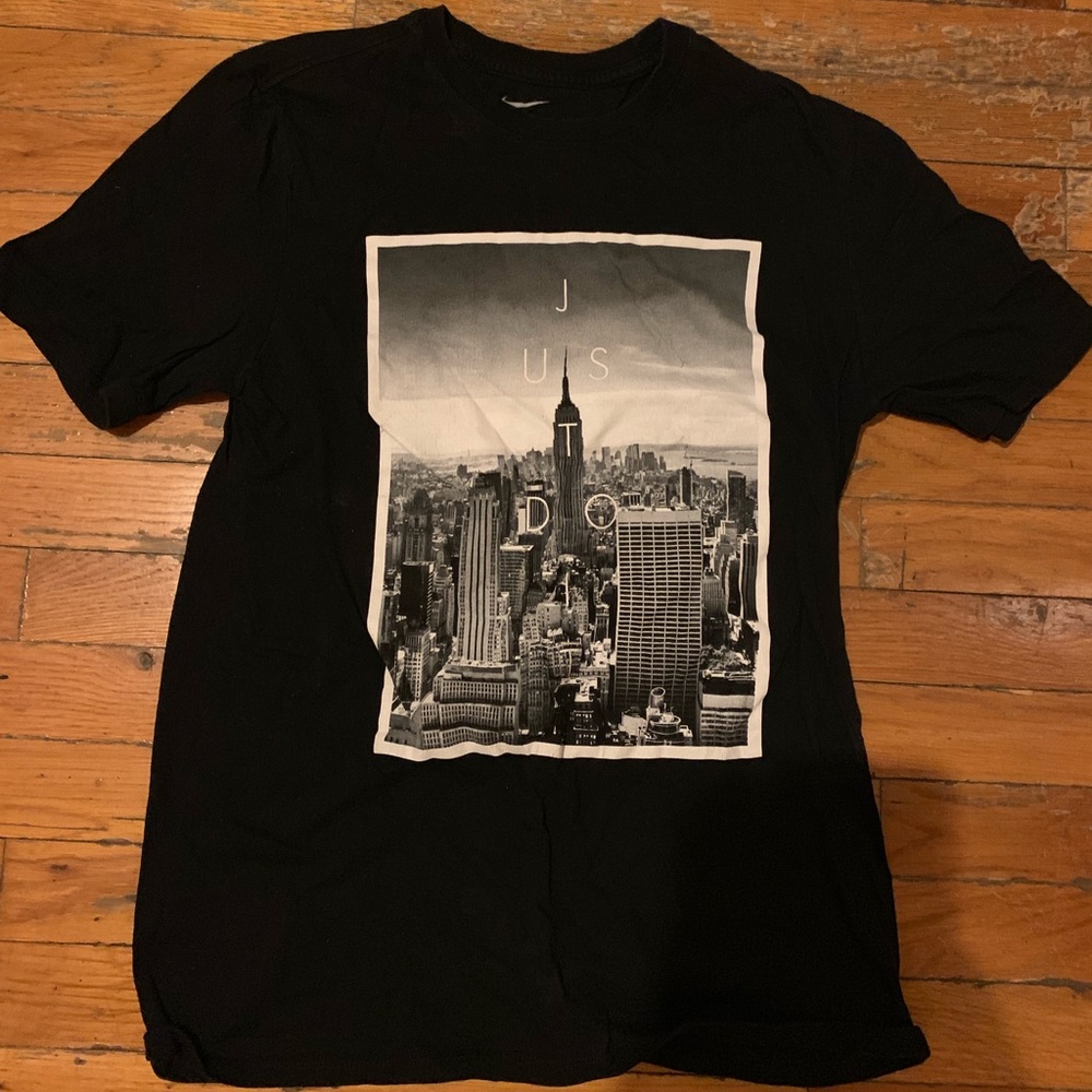 Nike Just Do It Medium Empire State Building Shirt